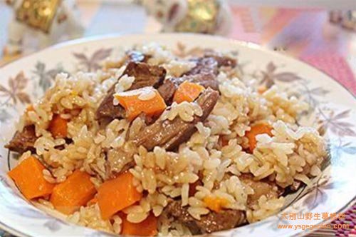 香喷喷的羊肉抓饭
