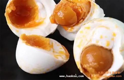 流油咸鸭蛋