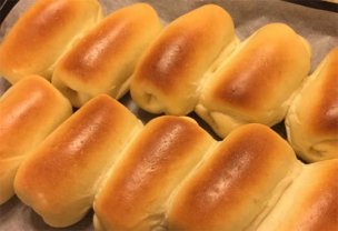 火腿肉松面包卷