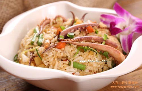 鱿鱼拌饭
